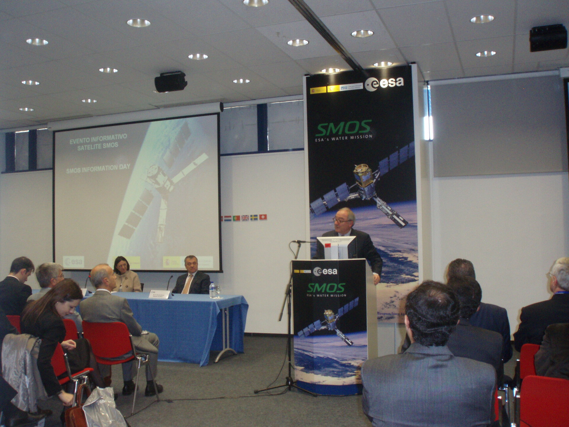 D. Jean-Jacques Dordain, Director de la ESA durante el acto previo al lanzamiento de SMOS en ESAC