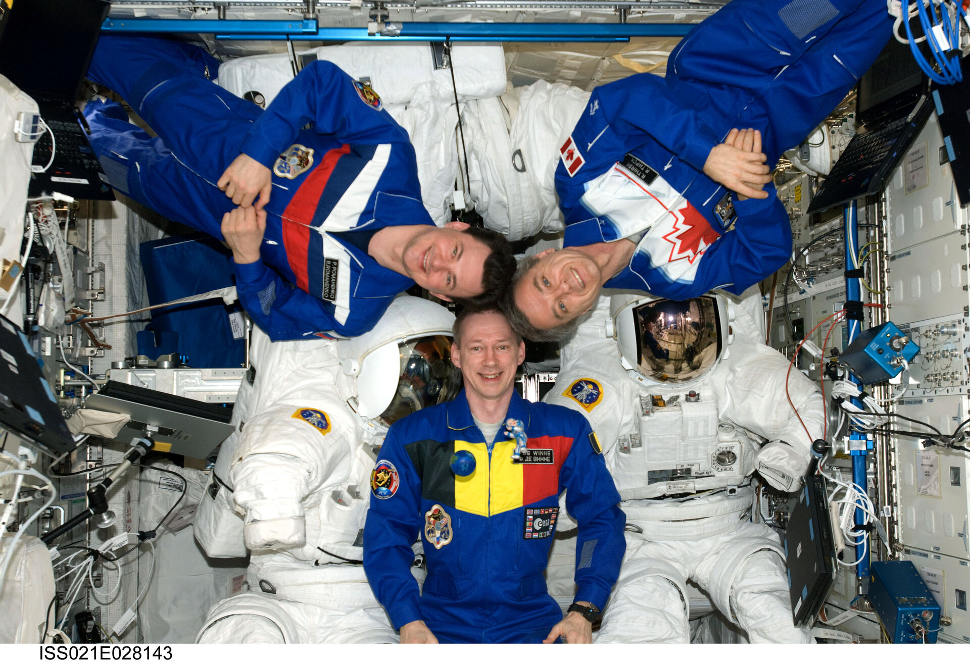 Soyuz TMA-15  crew: Frank De Winne, Roman Romanenko and Bob Thirsk