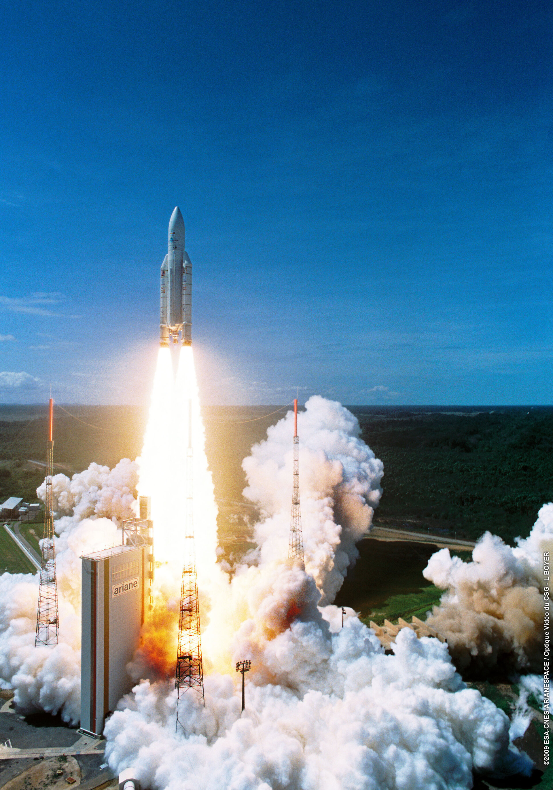 Despegue del Ariane 5 V193