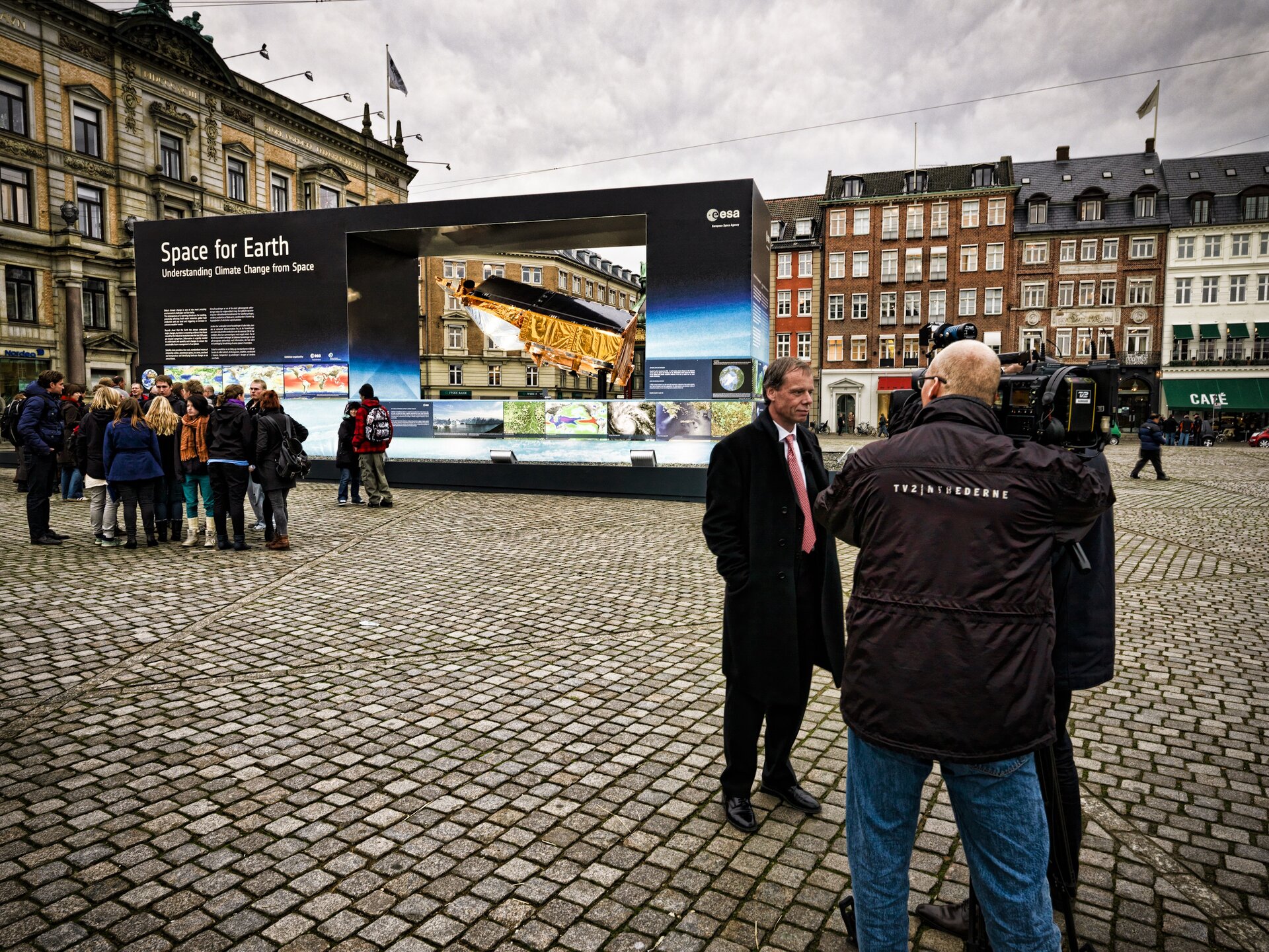 TV2 Denmark interviews ESA astronaut Christer Fuglesang