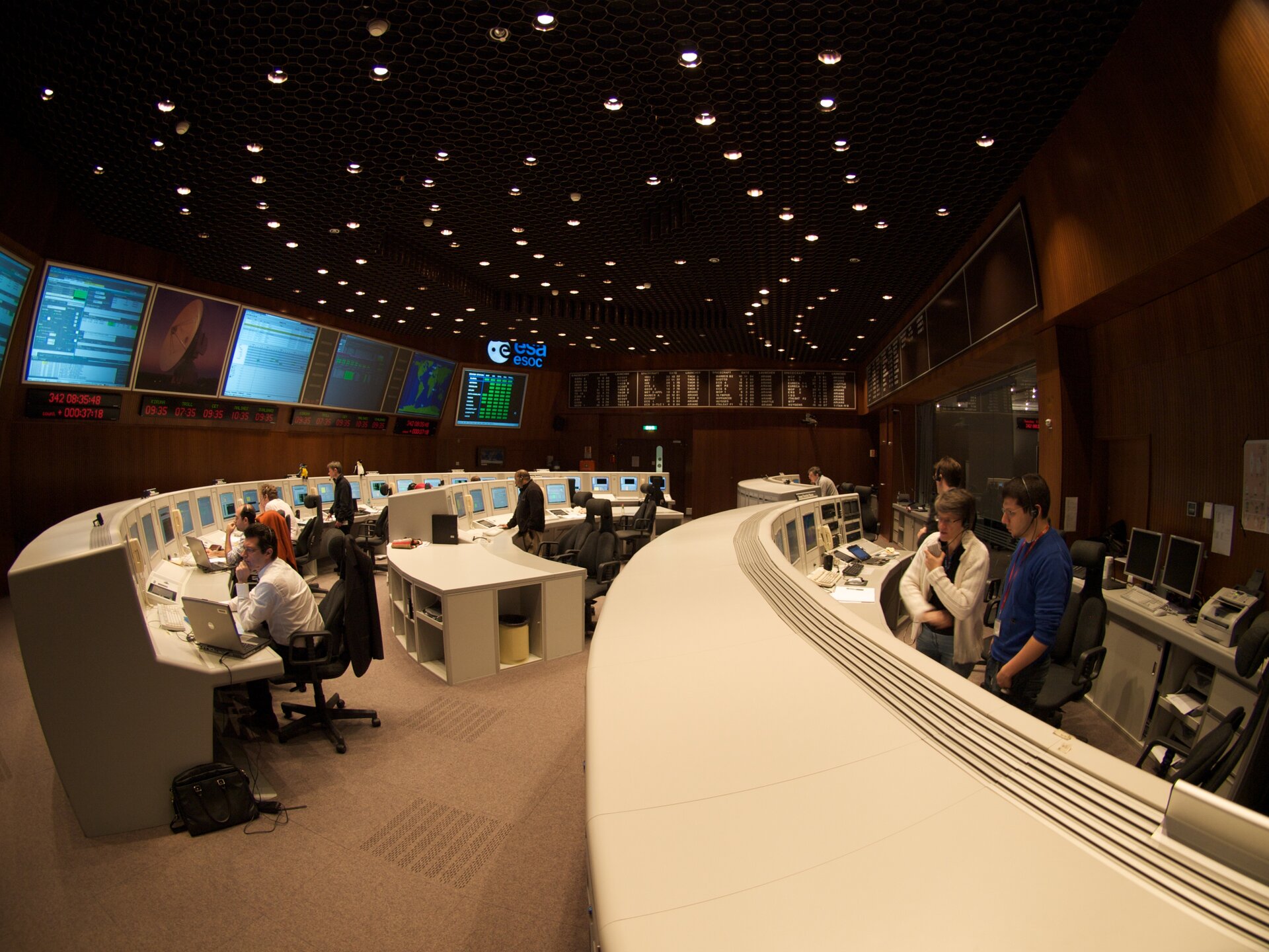 Mission Control Team in simulation training 8 December 2009