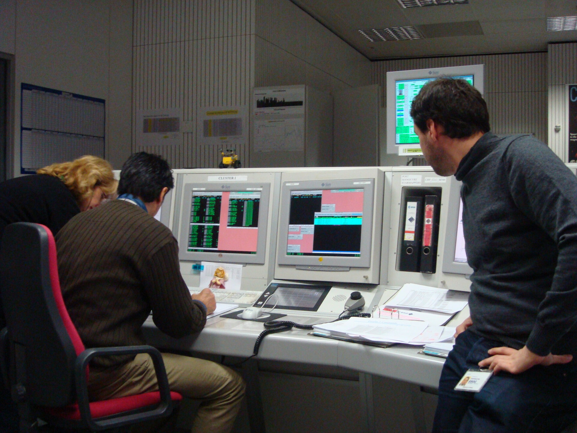 Cluster Flight Control Team on console at ESA/ESOC