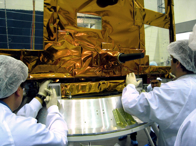 CryoSat-2 joins launch adaptor