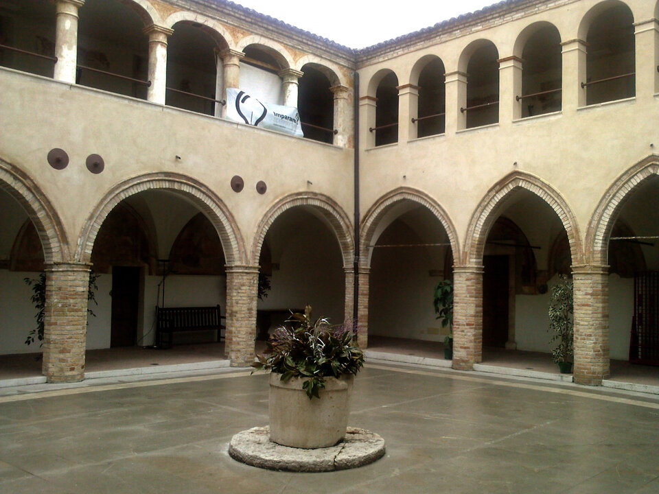 Il Convento di San Francesco dove è ospitata la mostra