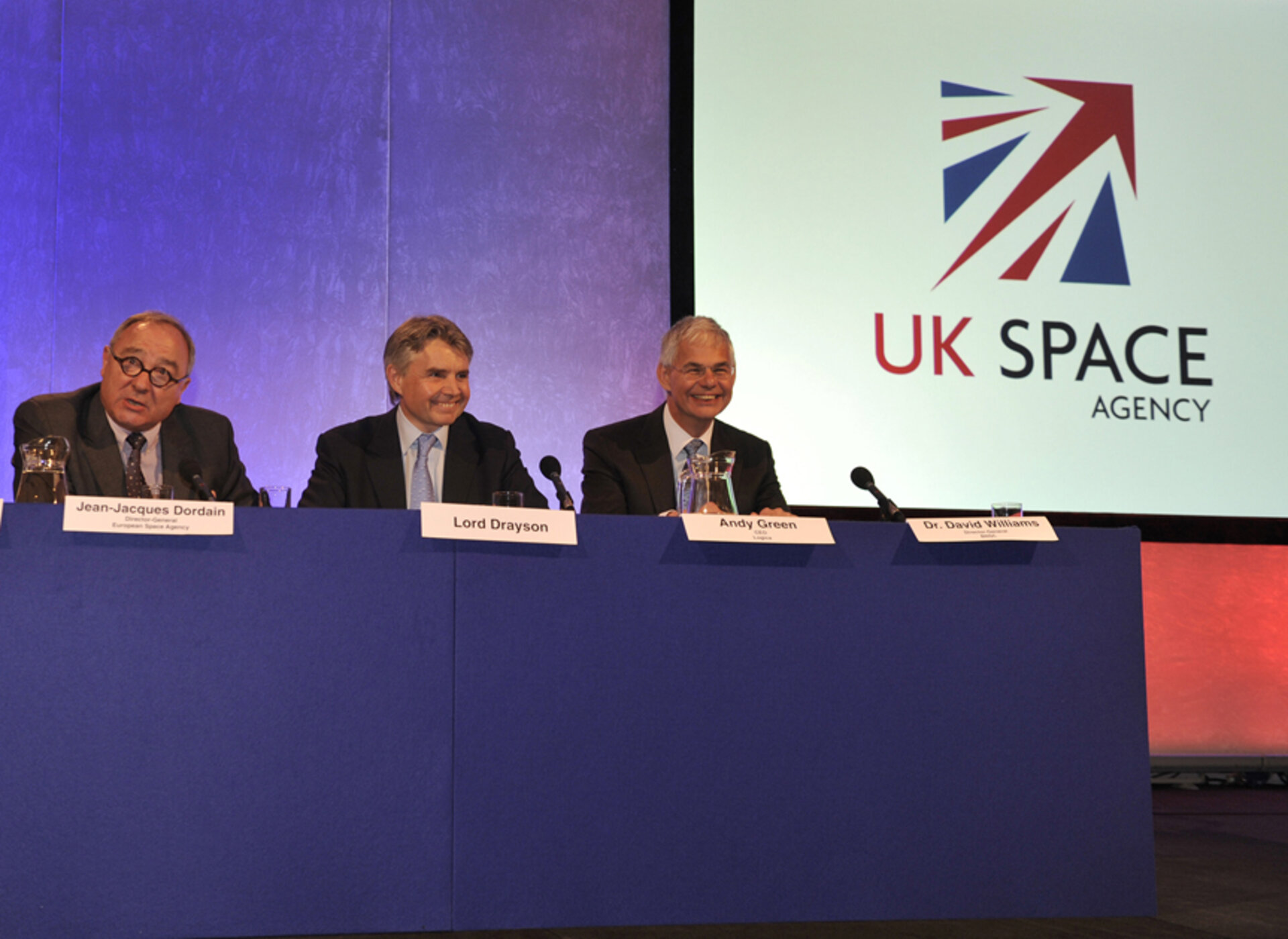 Oznámení o založení nové britské kosmické agentury 23. března.