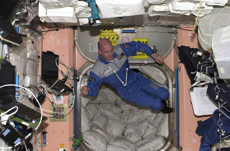André aboard ISS in 2004