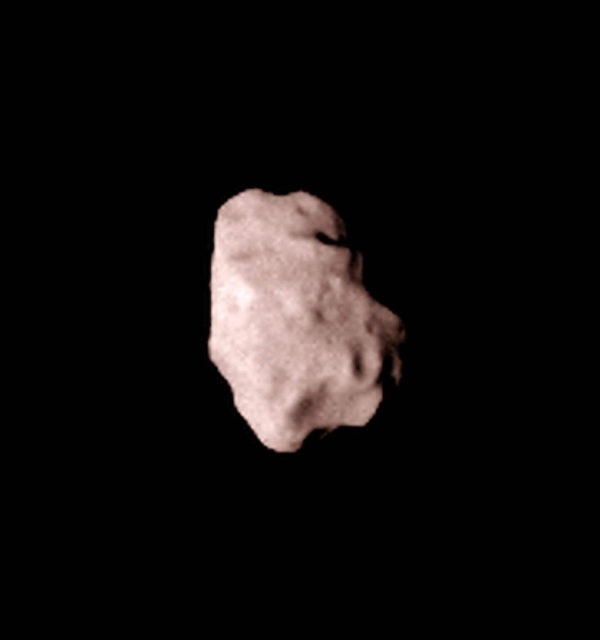 De planetoïde Lutetia (afmetingen 132×101×76 kilometer) in juli 2010 gefotografeerd door ESA's ruimtesonde Rosetta op weg naar de komeet Churyumov-Gerasimenko 