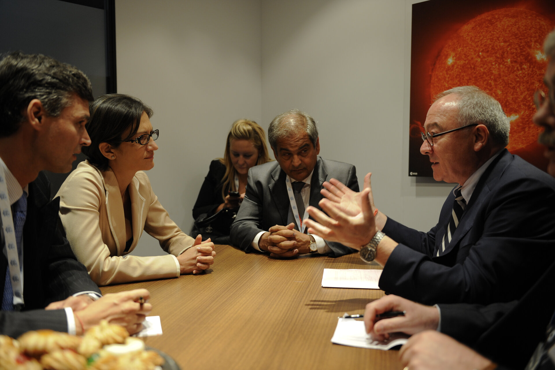Meeting between the Italian Minister M. Gelmini and ESA