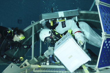 Luca Parmitano during training  in the Neutral Buoyancy Facility at EAC