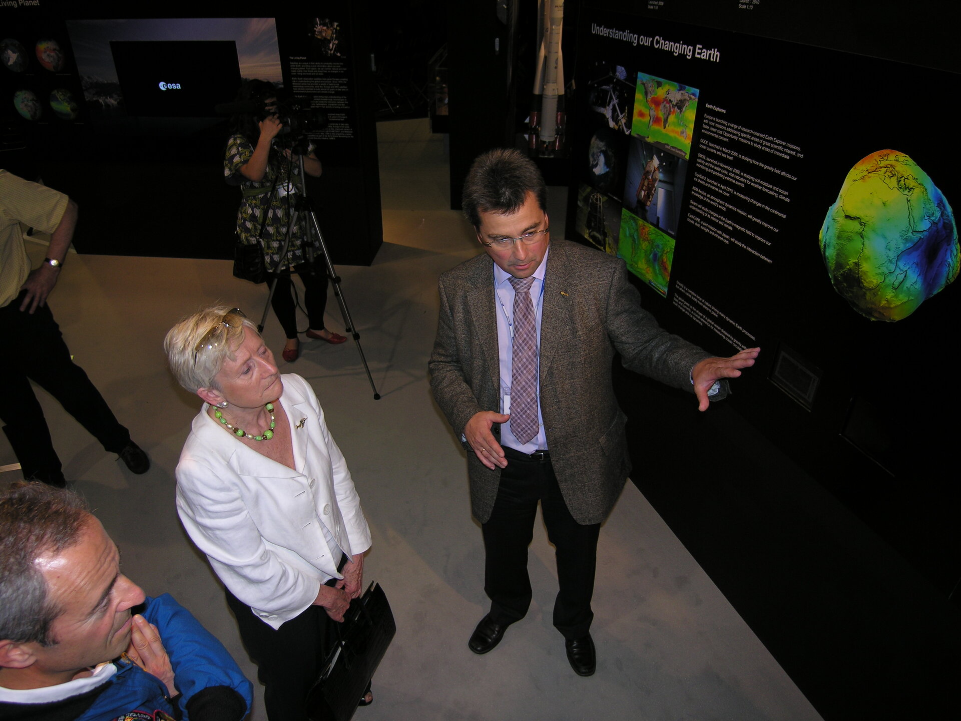 M. Ditter and J.F. Clervoy present ESA's Earth Explorer missions to UK Minister of State for Security