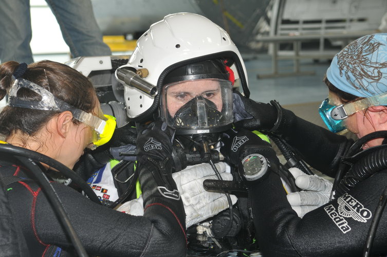 Samantha Cristoforetti during training  in the Neutral Buoyancy Facility at EAC