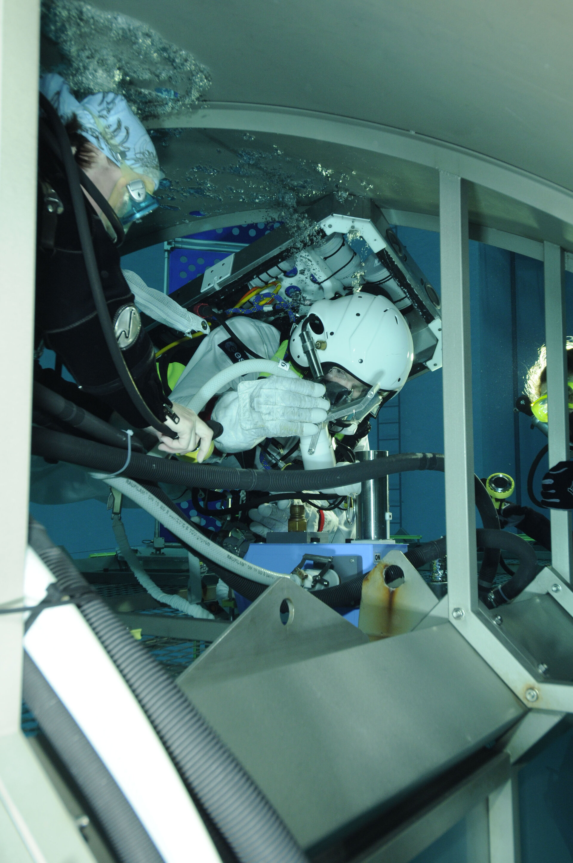 Timothy Peake during training  in the Neutral Buoyancy Facility at EAC