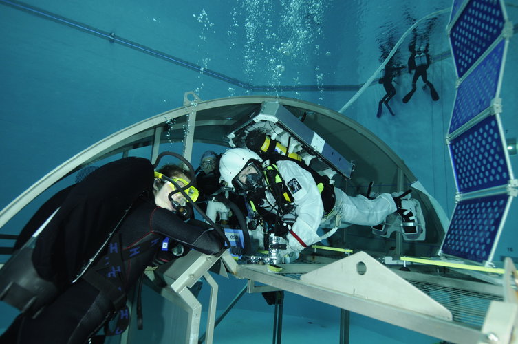 Timothy Peake during training  in the Neutral Buoyancy Facility at EAC