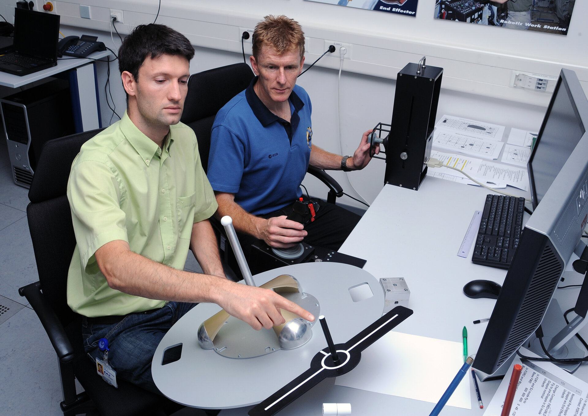 Timothy Peake in generic robotics training