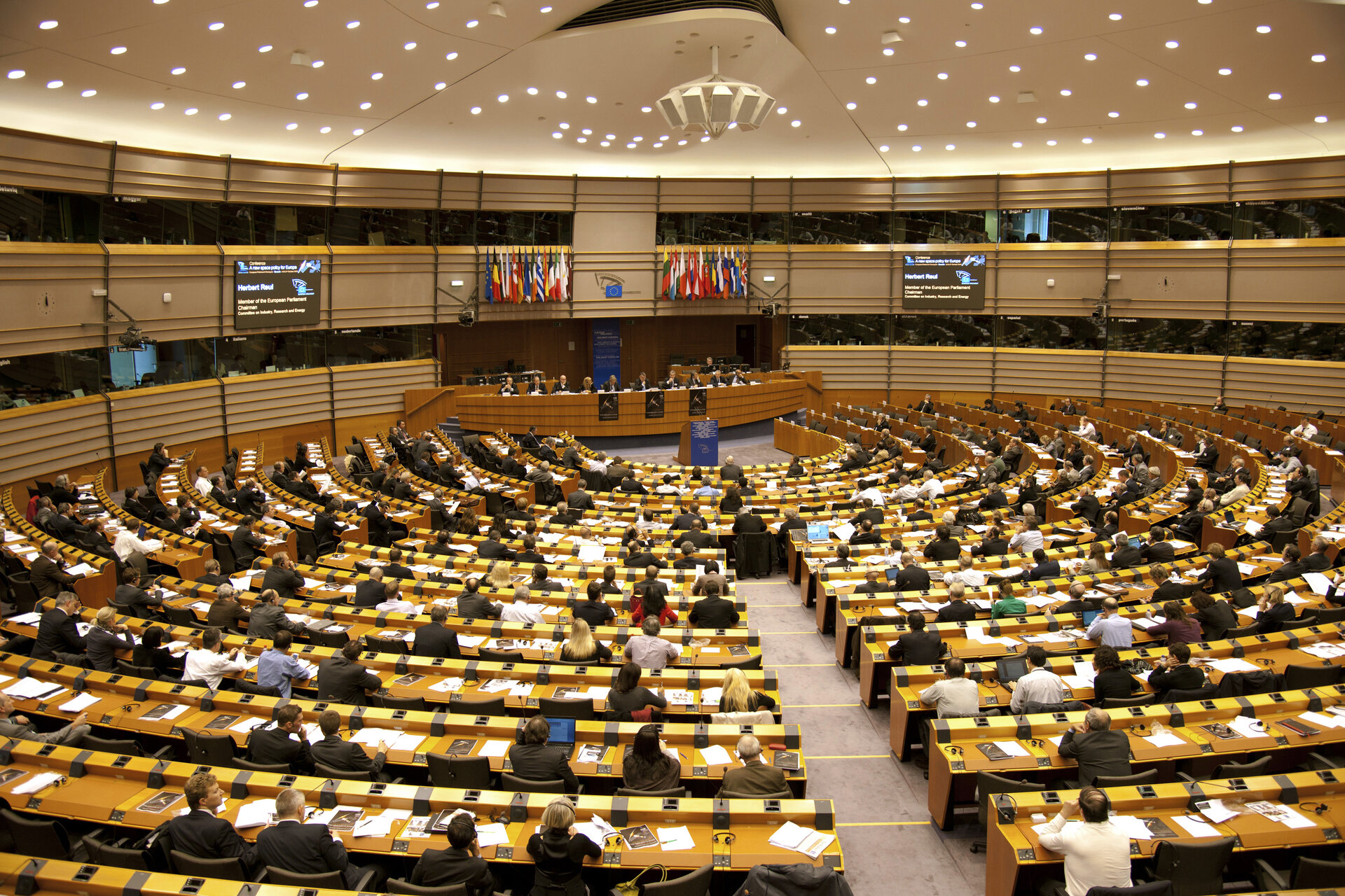 European Parliament discusses space policy