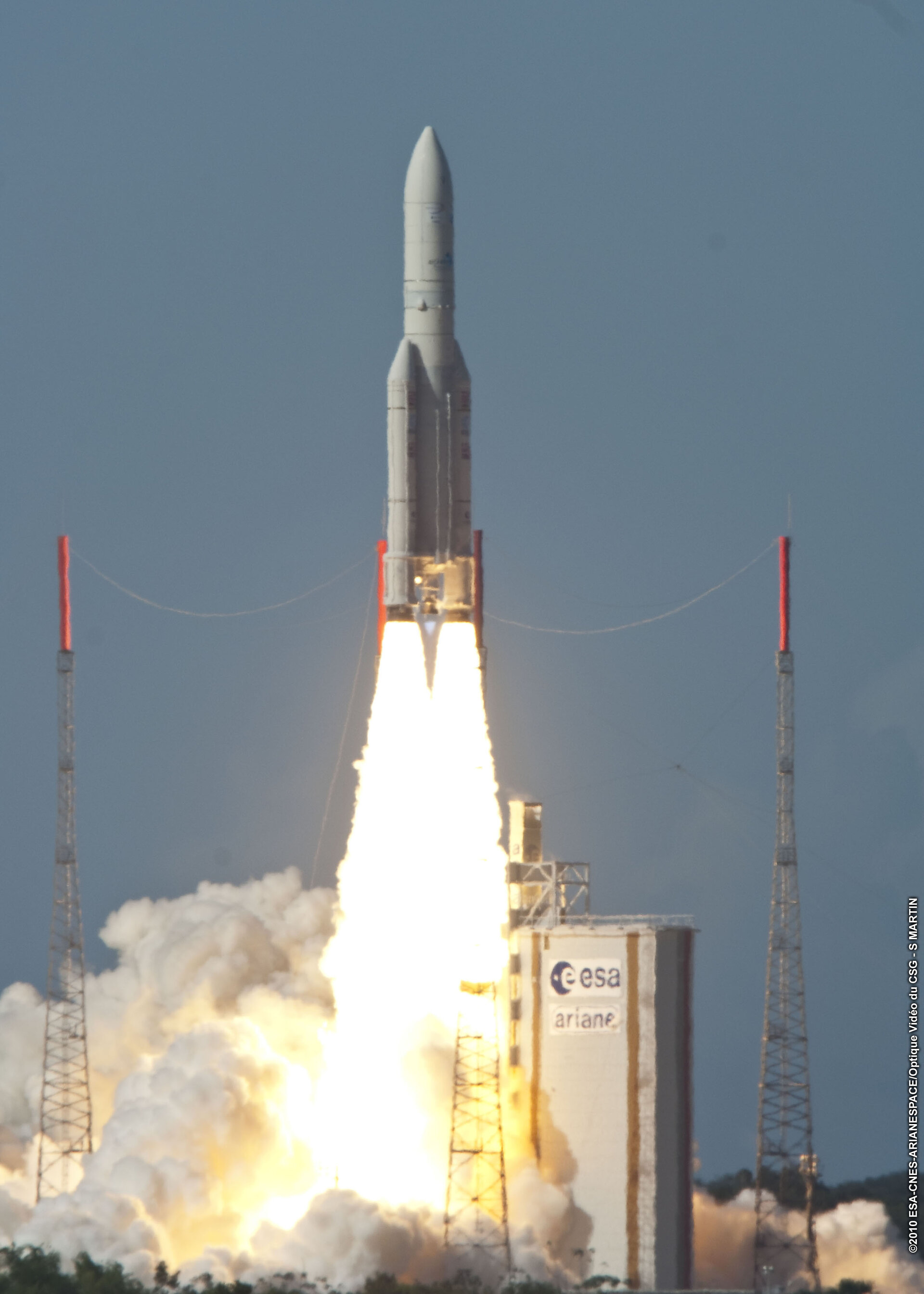 Lanzamiento del V198 de Ariane 5