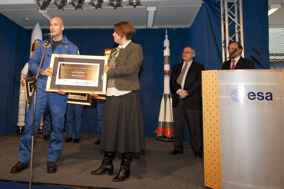 Luca Parmitano and Simonetta Di Pippo during the graduation ceremony for ESA’s new astronauts in November 2010.