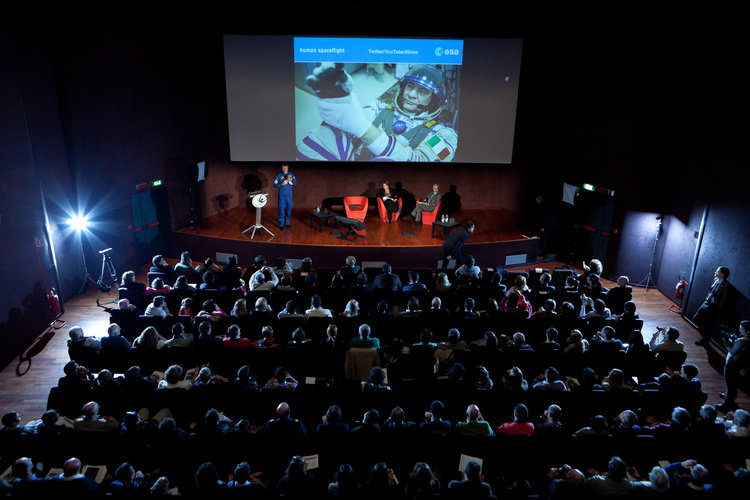 Paolo Nespoli giving a presentation at the Museo della Tecnica