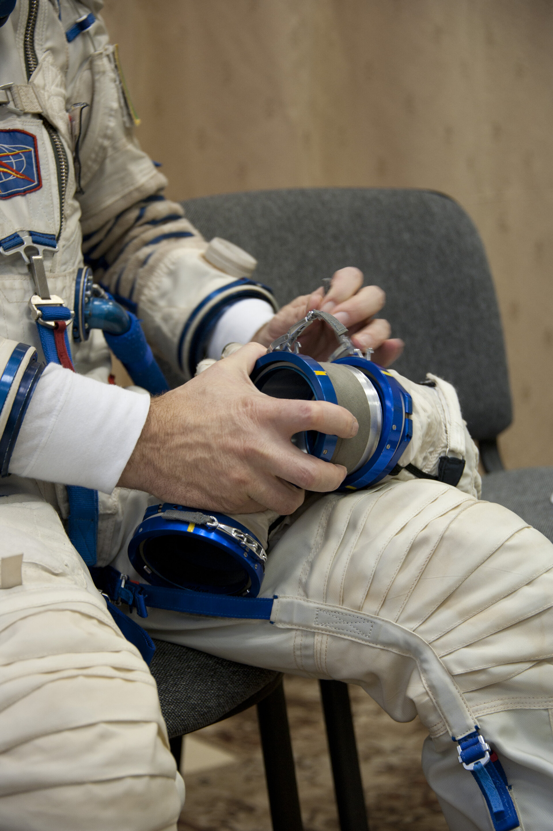 Paolo Nespoli trying on his Russian Sokol suit