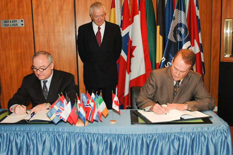 ESA and Canada renew partnership in space science and technology