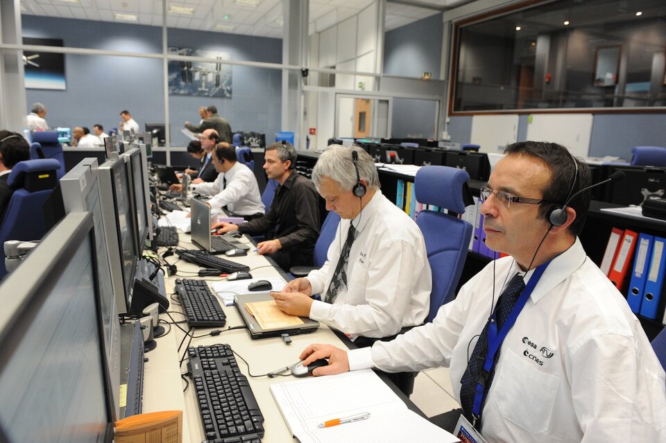 ESA mission directors on console at the ATV-CC