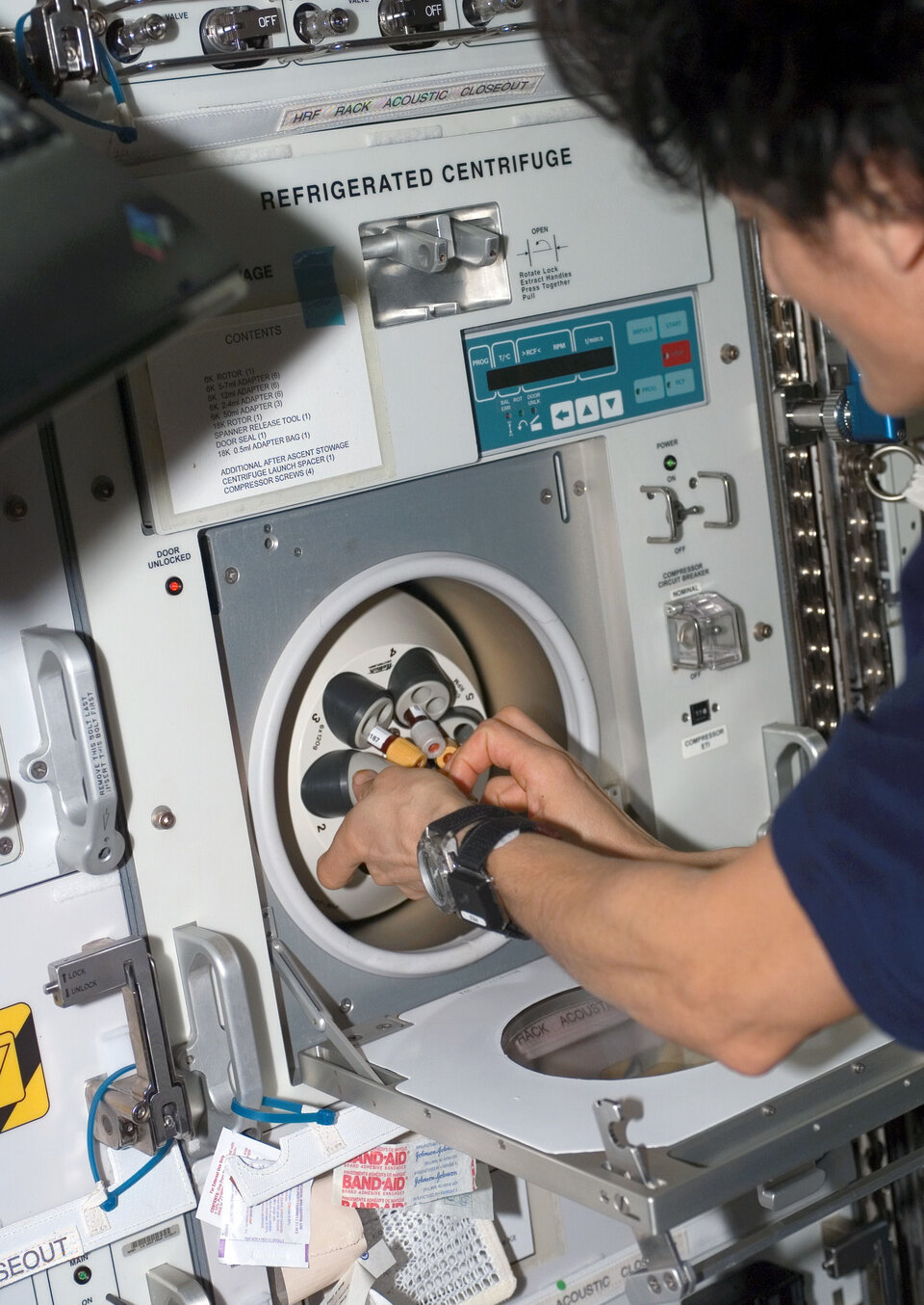 Refrigerated centrifuge of Human Research Facility-2