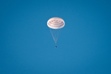 Soyuz descends under parachute