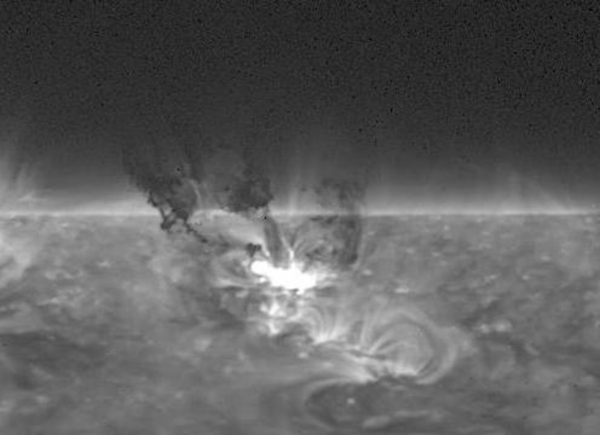 Sluneční erupce 7. června viděná přístroji sondy Proba-2.