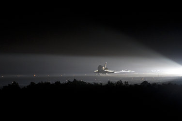 Endeavour makes its final landing at Kennedy Space Center