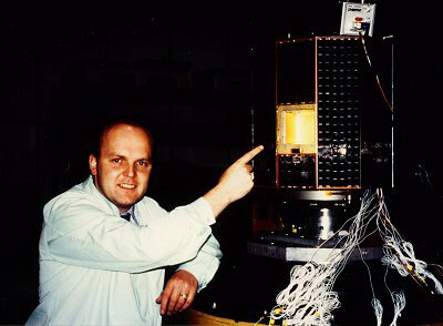 Iglseder muestra su detector instalado en BremSat