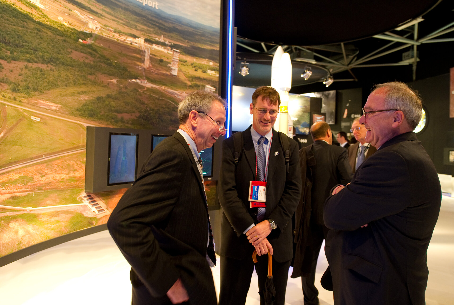 Michael Griffin and Jean-Jacques Dordain visit the ESA pavilion