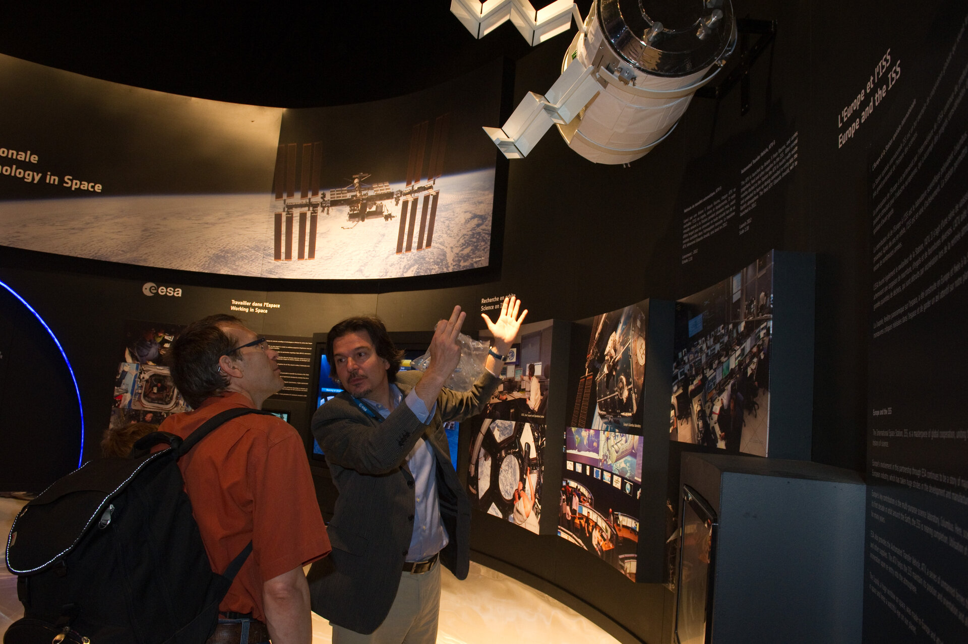 Public and Massimo Sabbatini visit the ESA pavilion