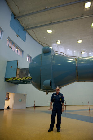 André Kuipers at the centrifuge building at the Gagarin Cosmonaut Training Center