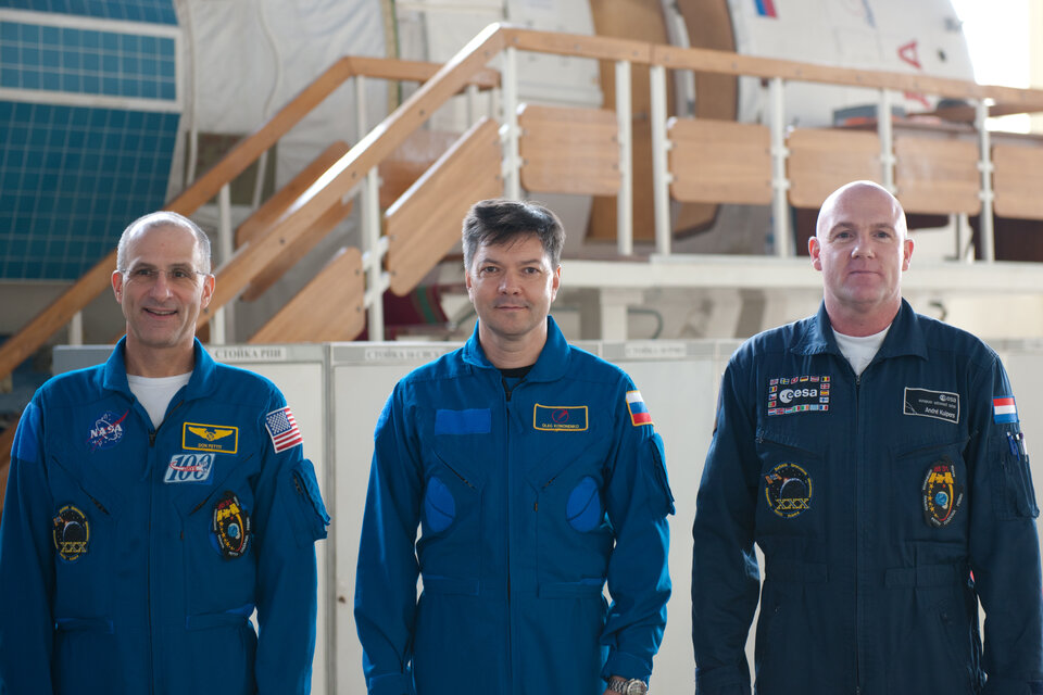 André Kuipers mit Don Pettit und Oleg Kononeko im Kosmonauten-Trainingszentrum im Sternenstädtchen bei Moskau