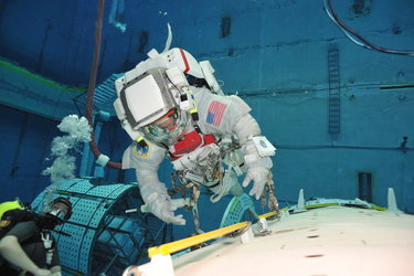 Alexander Gerst in spacewalk training