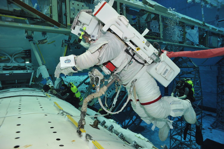 Alexander Gerst in spacewalk training