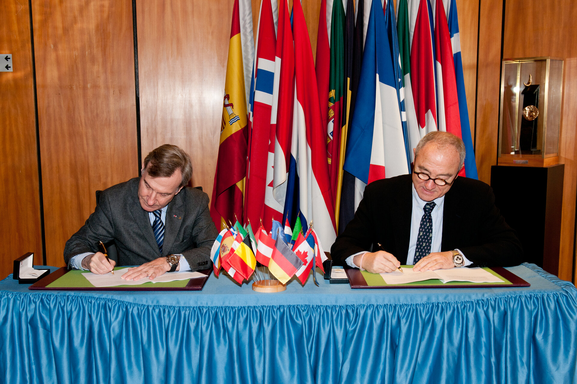 ESA-CNES arrangement signature on safety of ESA launch systems and their qualification