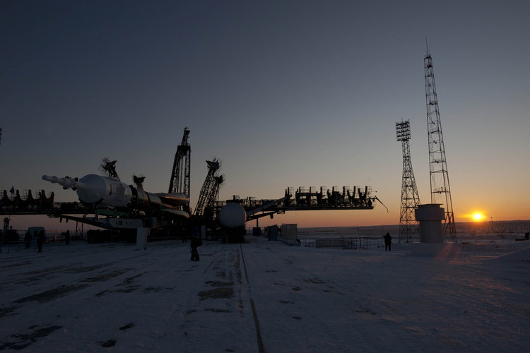 Launch vehicle transfer for the PromISSe Mission