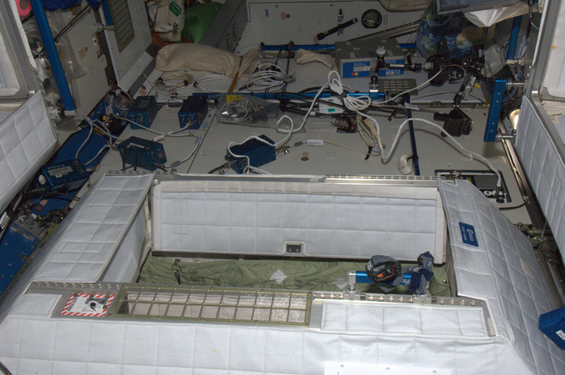 Sleeping cabin, International Space Station