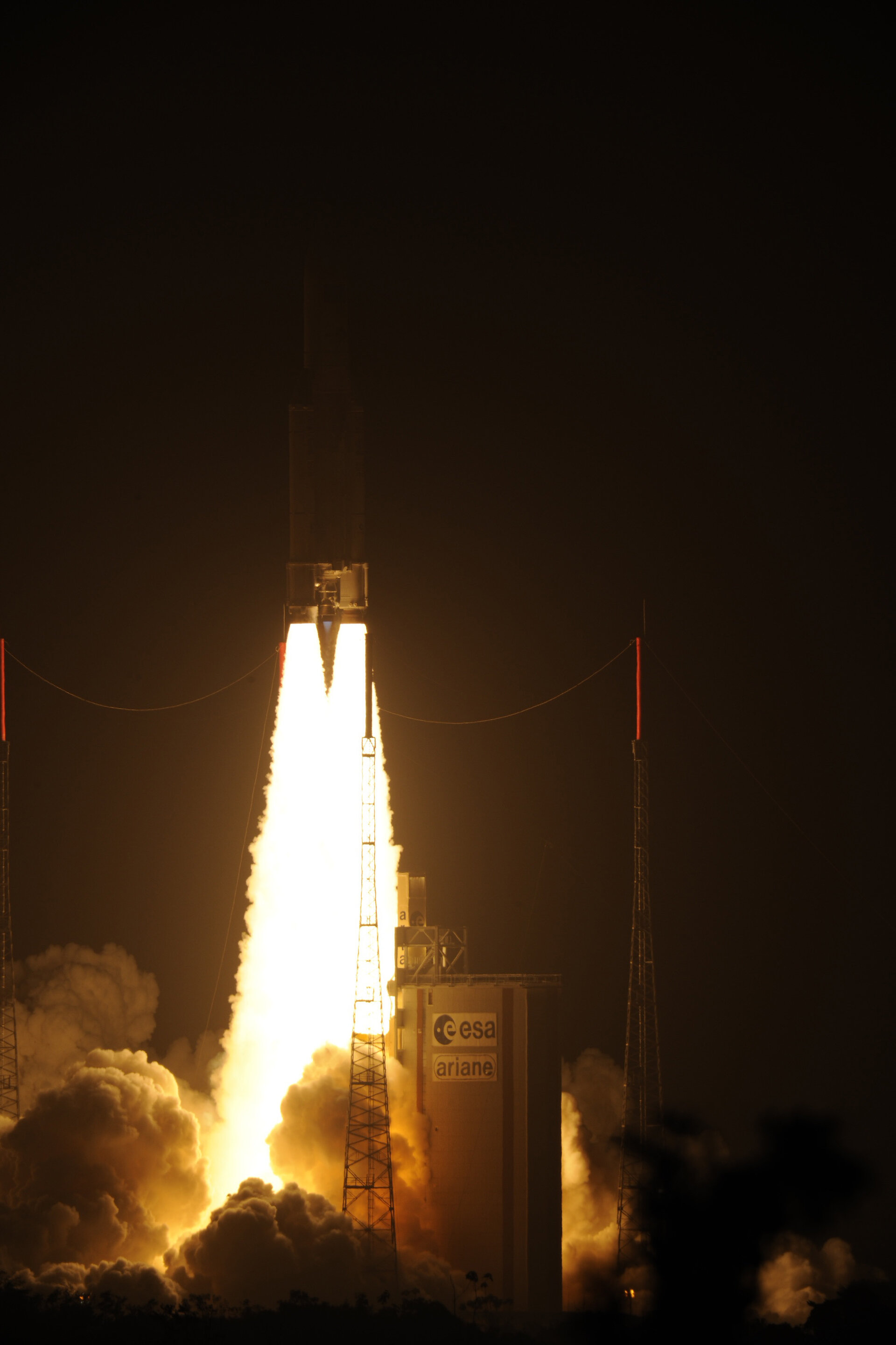 Liftoff of Ariane 5 VA205 with ATV-3