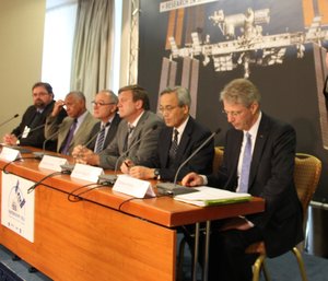 Press conference at ISS symposium 2012