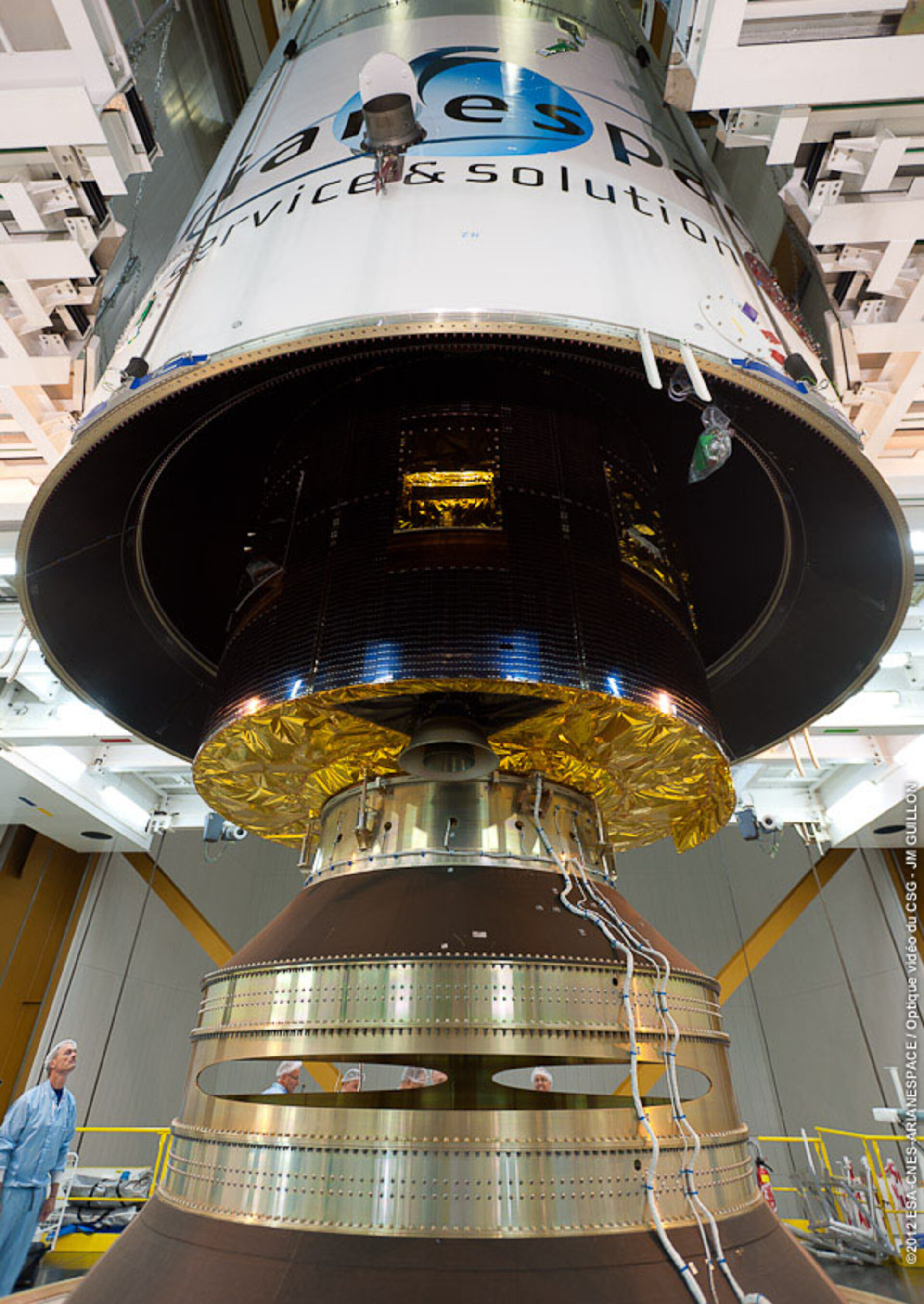 MSG-3 encapsulation in Ariane 5 fairing