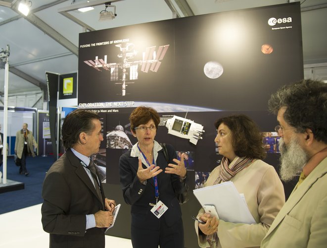 Magali Vaissiere visits the ESA exhibition at Farnborough, 10 July 2012