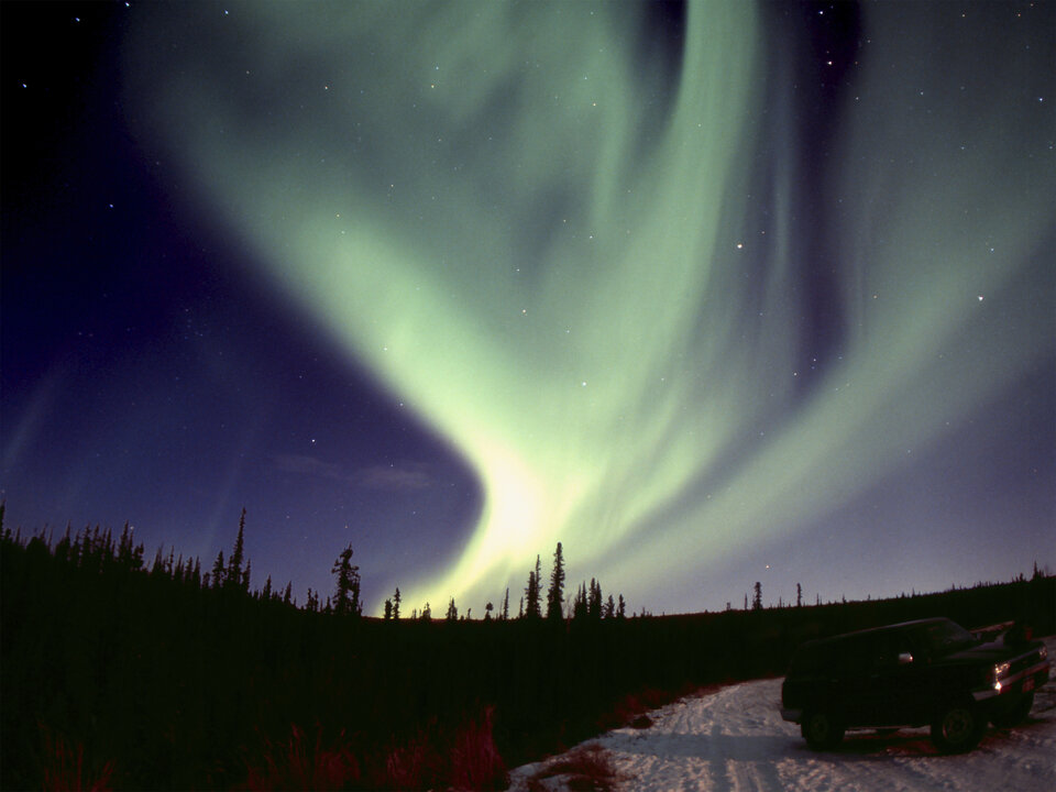 Nordlichter werden durch hochenergetische Teilchen erzeugt.