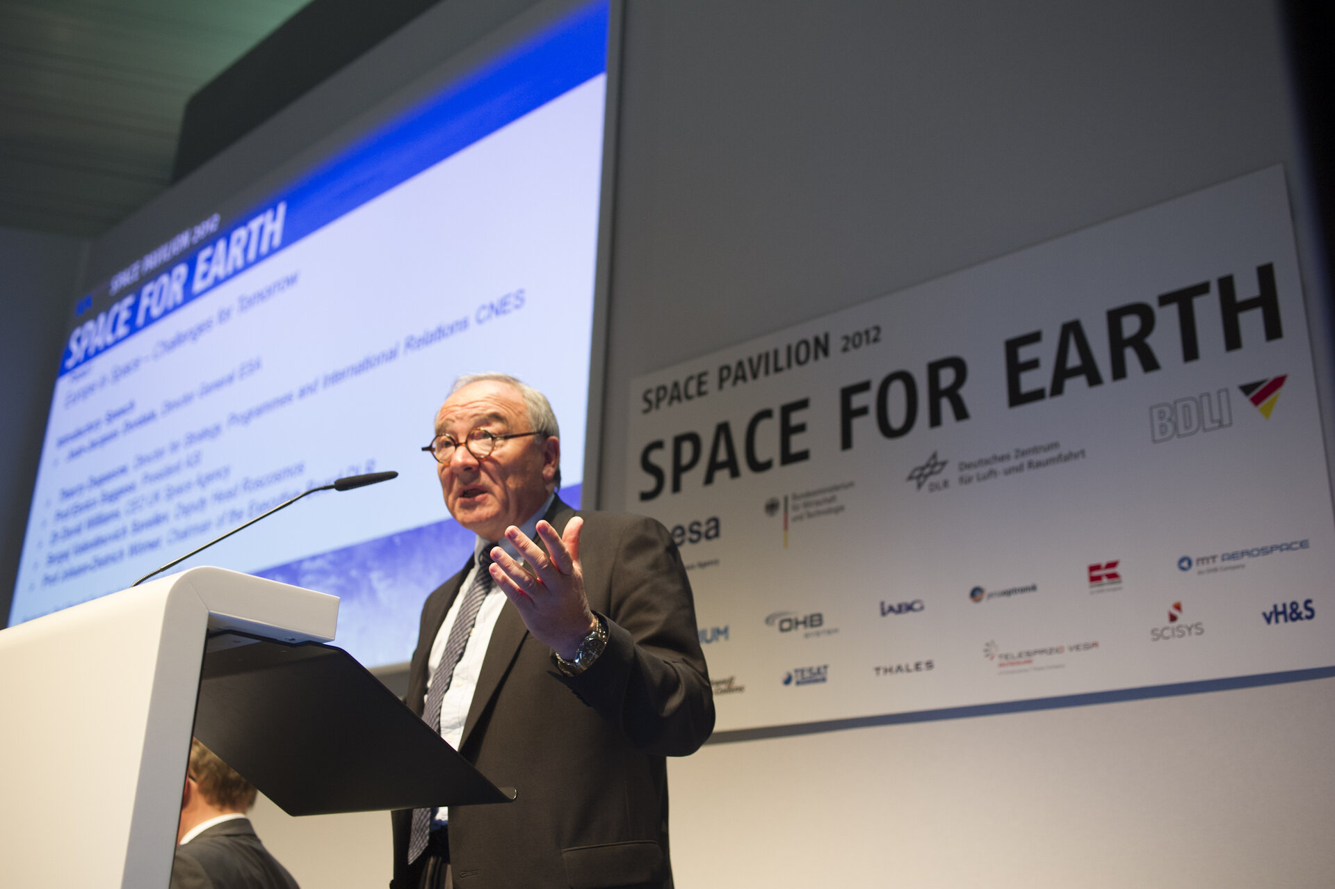 ESA DG speaks at the Space Day