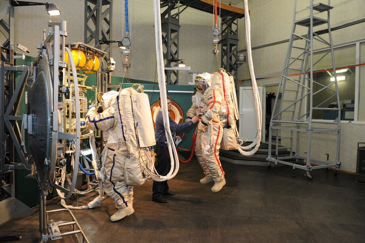 Alexander spacewalk training