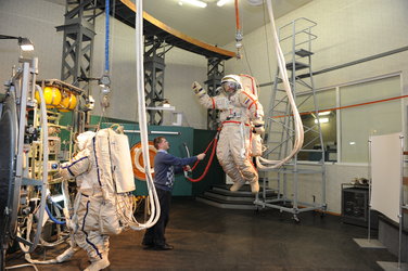Alexander spacewalk training