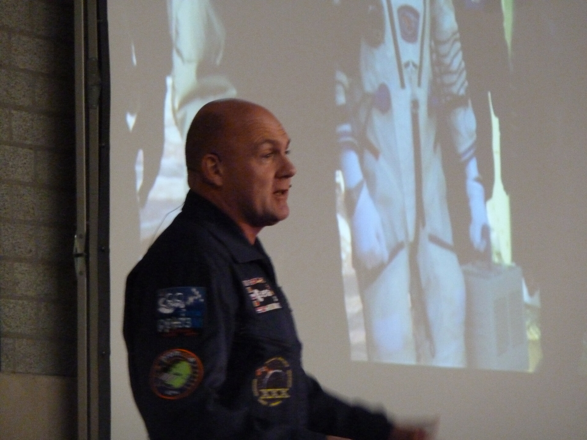 André Kuipers answering questions