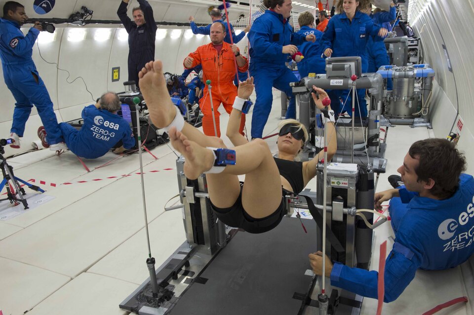 Hydronauts2Fly test subject in microgravity