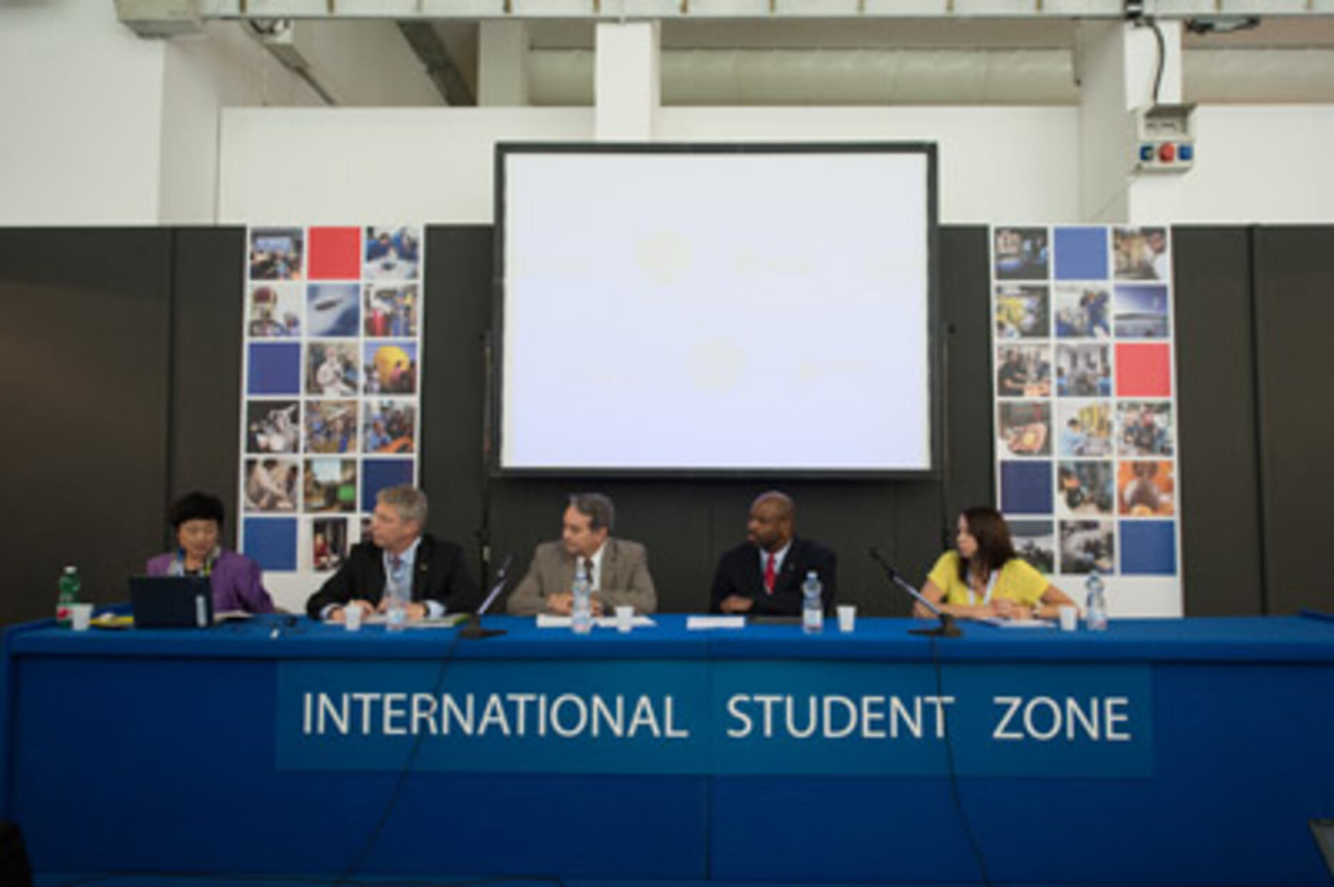 Panel session for students on human exploration of space